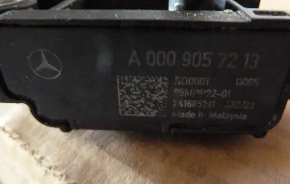 Mercedes-Benz X-class W470 Oil pressure sensor A0009057413TII