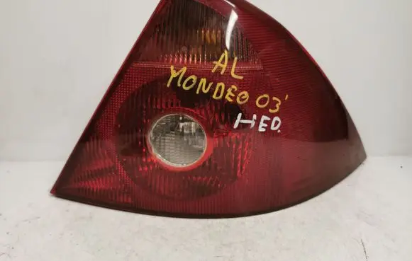 Ford Mondeo Mk III Rear/tail lights 3S7113404A