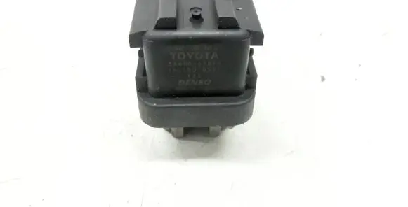 Toyota Yaris Glow plug pre-heat relay 2861067010