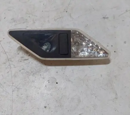 BMW 5 E39 Rear seat light 8375586