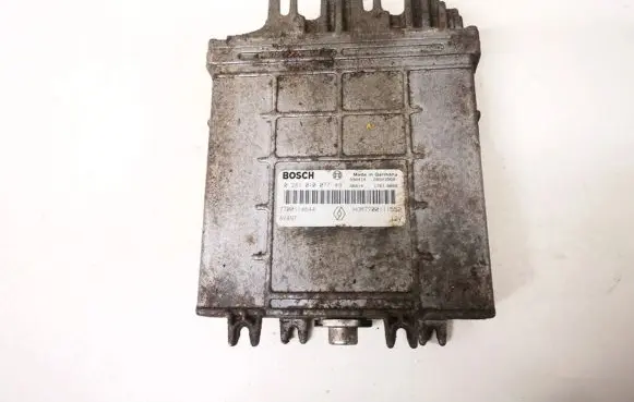Renault Scenic I Engine control unit/module 0281010077 7700114644