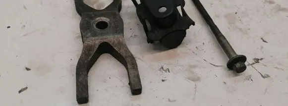 Ford Transit Fuel Injector clamp holder 6C1Q9L535AC 6C1Q9L513AA