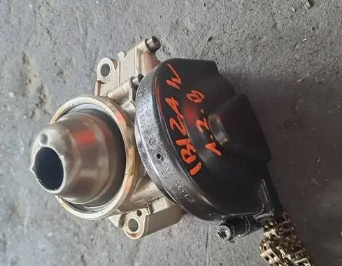 Seat Ibiza IV (6J,6P) Oil pump 03D103669B