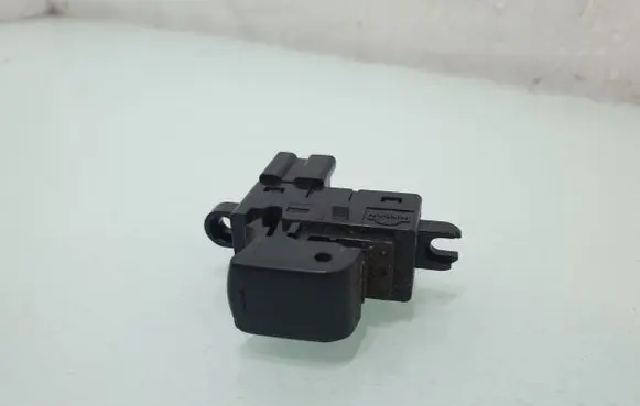Nissan Qashqai+2 Electric window control switch 25411BR00A
