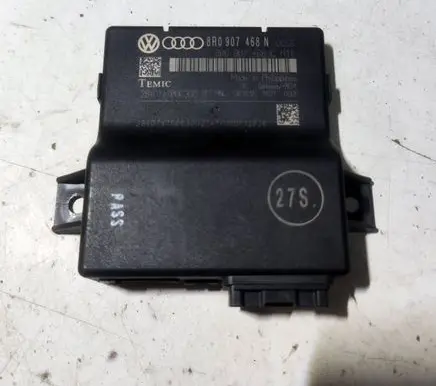 Audi A5 8T 8F Gateway control module 8R0907468N