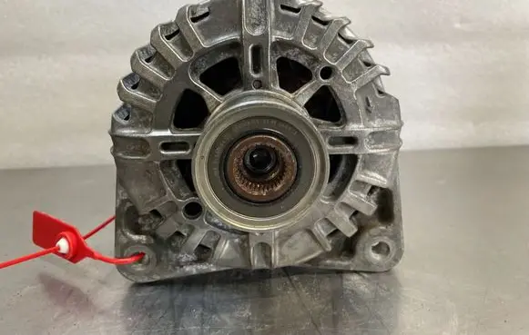 Renault Trafic III (X82) Generator/alternator 231008648R