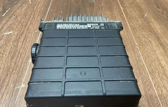 Mercedes-Benz E W124 Engine control unit/module 0125454432 0281001142