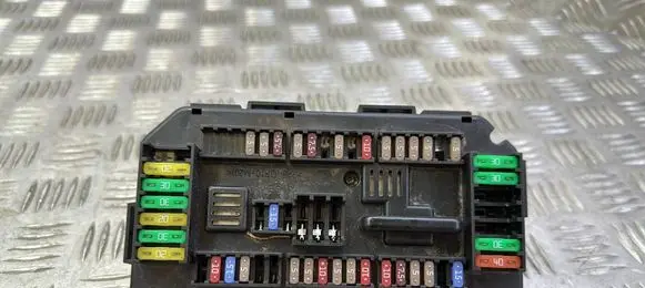 BMW 3 F30 F35 F31 Fuse box set 9389068 938906801