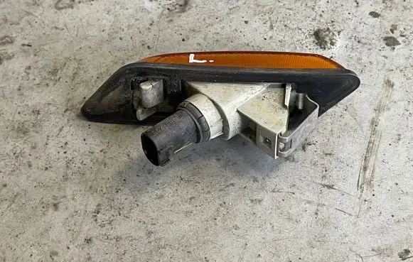 BMW Z3 E36 Front fender indicator light 8400763