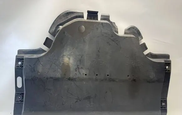 Renault Trafic III (X82) Engine splash shield/under tray 96868438