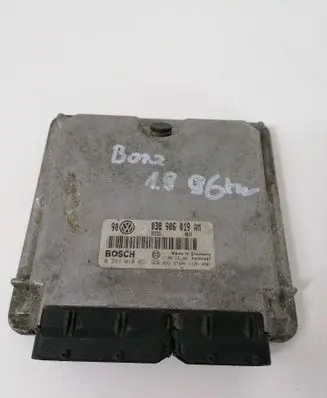 Volkswagen PASSAT B5.5 Engine control unit/module 038906019AM 0281010091