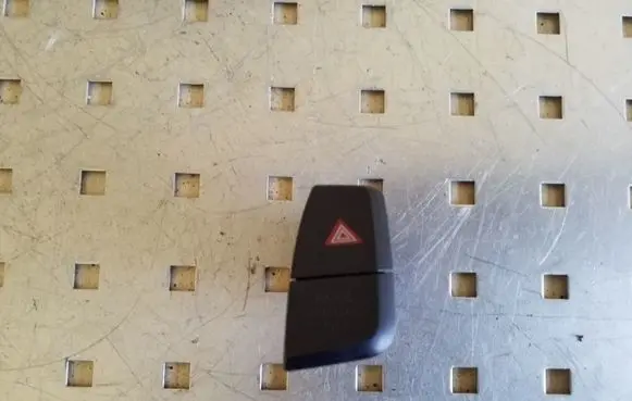 Audi A4 S4 B8 8K Hazard light switch 8K2941509A