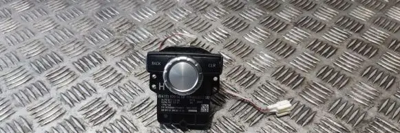 Mercedes-Benz CLS C218 X218 Head unit multimedia control A1728701458