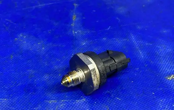 Ford Focus Fuel pressure sensor BM5G9F972BA 0261545039