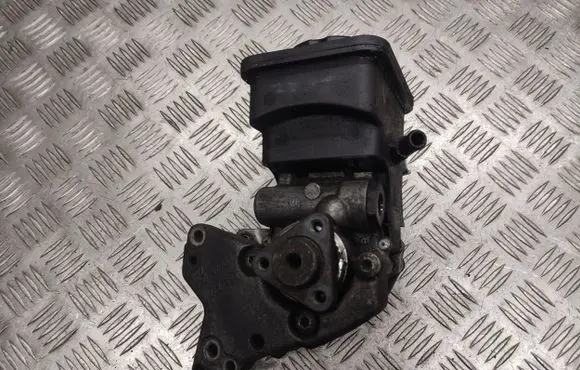 BMW 5 E39 Power steering pump 2247556 3241