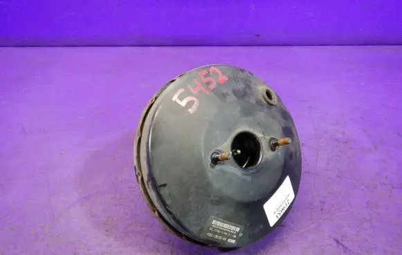 Ford Fiesta Brake booster 4S612B195KA