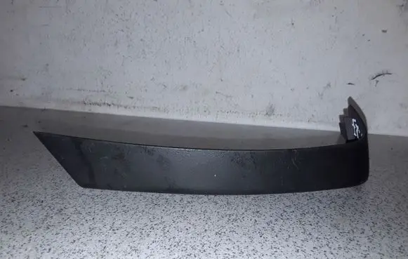 Dashboard glove box trim