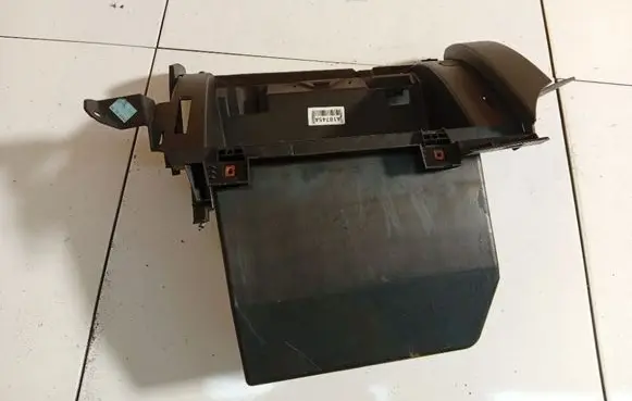 Ford Focus C-MAX Glove box 3M51R06008