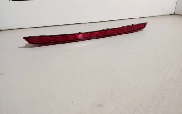 Audi A4 S4 B8 8K Third/center stoplight 8K9945097