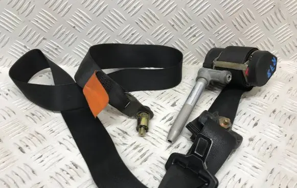 Mercedes-Benz Vito Viano W638 Front seatbelt 6388600085