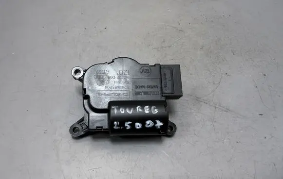 Volkswagen Touareg I Air flap motor/actuator 52411483R04 140207D05 3093694
