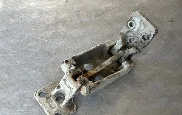 Mercedes-Benz Sprinter W906 Loading door lower hinge A9067400237