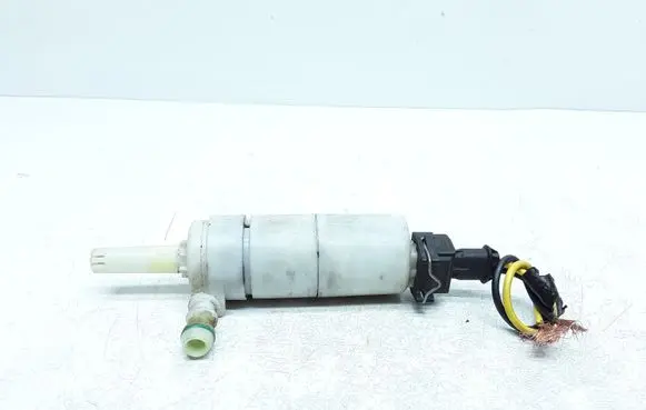 Volvo XC90 Headlight washer pump 