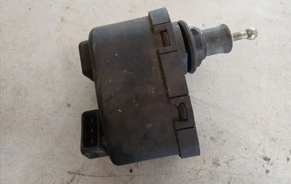 Volkswagen Transporter - Caravelle T4 Headlight level adjustment motor 165941295 00437503
