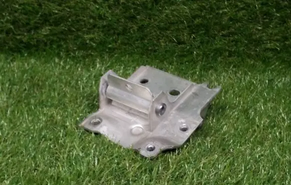 Radiator mount bracket