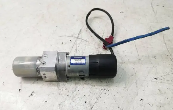 Mercedes-Benz E W211 Tailgate hydraulic pump motor 2118000848 010982 70971002