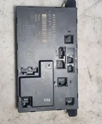 Mercedes-Benz E W211 Door control unit/module 2118701326