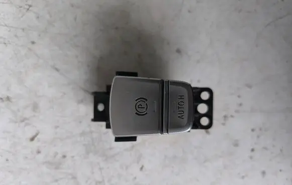 BMW 7 G11 G12 Hand parking brake switch 6847013 17346L2