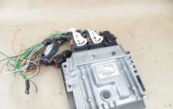 Peugeot 5008 Engine control unit/module 9666912580 28252917 9667082380
