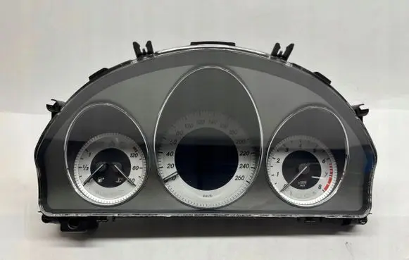 Mercedes-Benz C W204 Speedometer (instrument cluster) A2049005309
