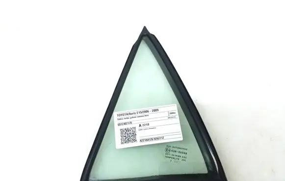 Toyota Auris 150 Rear vent window glass 6812402170
