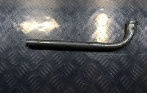 Volkswagen PASSAT B5 Wheel nut wrench 4D0012210A