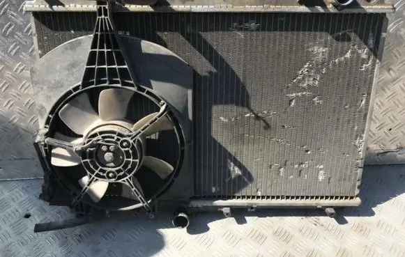 Volvo S40, V40 Coolant radiator