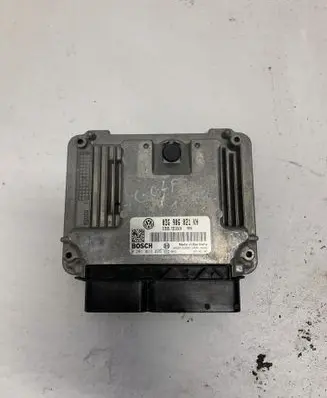 Volkswagen Golf V Engine control unit/module 03G906021KH 0281013226