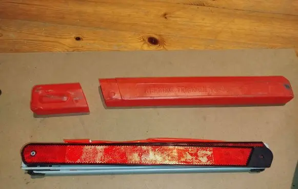 Peugeot 407 Emergency warning sign E2027R030415 030415