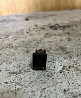 Toyota RAV 4 (XA40) Tailgate opening switch 15A257