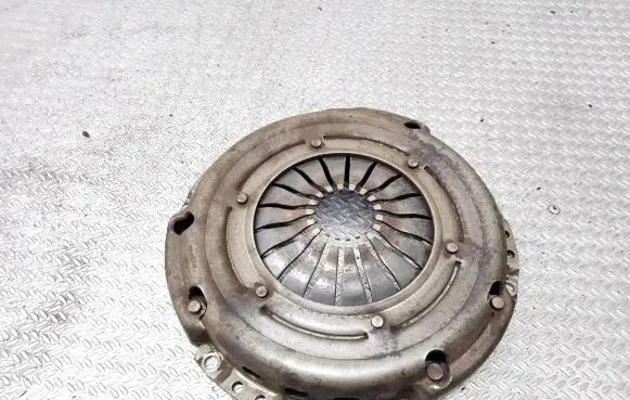 Volkswagen Polo IV 9N3 Pressure plate 03D141025B
