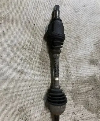 Renault Latitude (L70) Front driveshaft