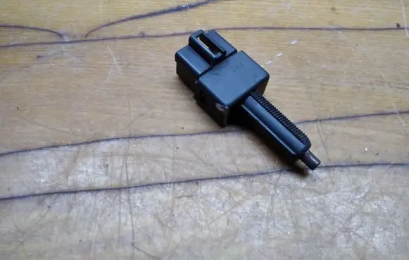 Mitsubishi Space Wagon Brake pedal sensor switch 2430R87