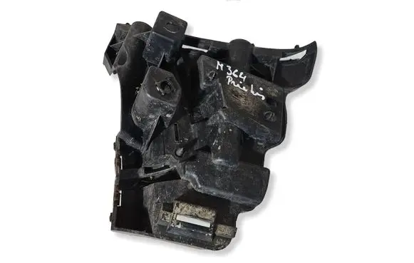 Volvo XC70 Front bumper mounting bracket 31214960 BP3EA