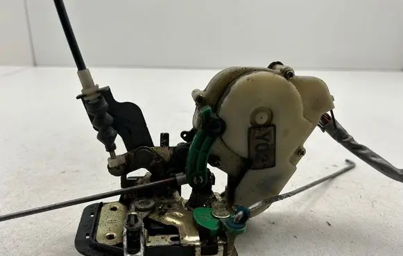 Hyundai Santa Fe Front door lock
