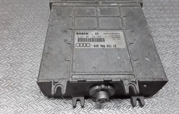 Audi A4 S4 B5 8D Engine control unit/module 0281001425 028906021CE