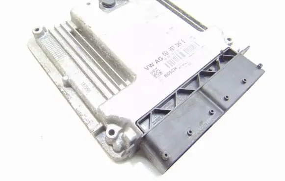 Volkswagen PASSAT B8 Engine control unit/module 06L907309B