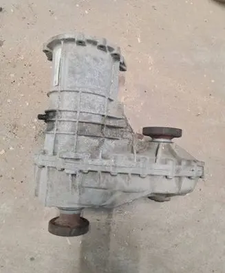 Gearbox transfer box case