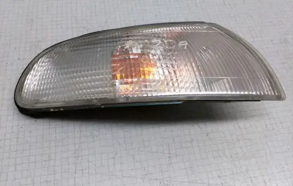 Mazda 626 Front indicator light 21061612