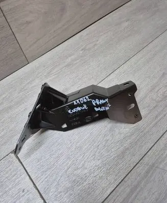 Land Rover Evoque II Front bumper mounting bracket K8D2-16C174-A